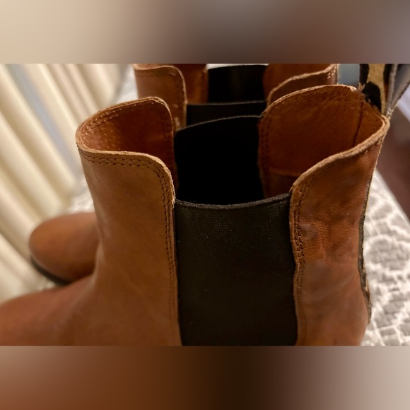 L’idea by Lori Jessy Chelsea Boots - Picture 6 of 15